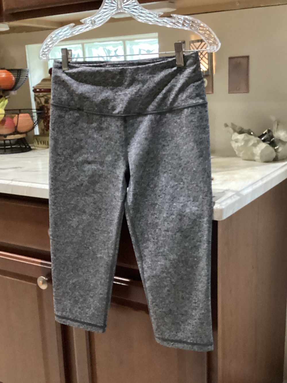 Women’s Gray Cropped Stretch Victoria Sport Leggings
